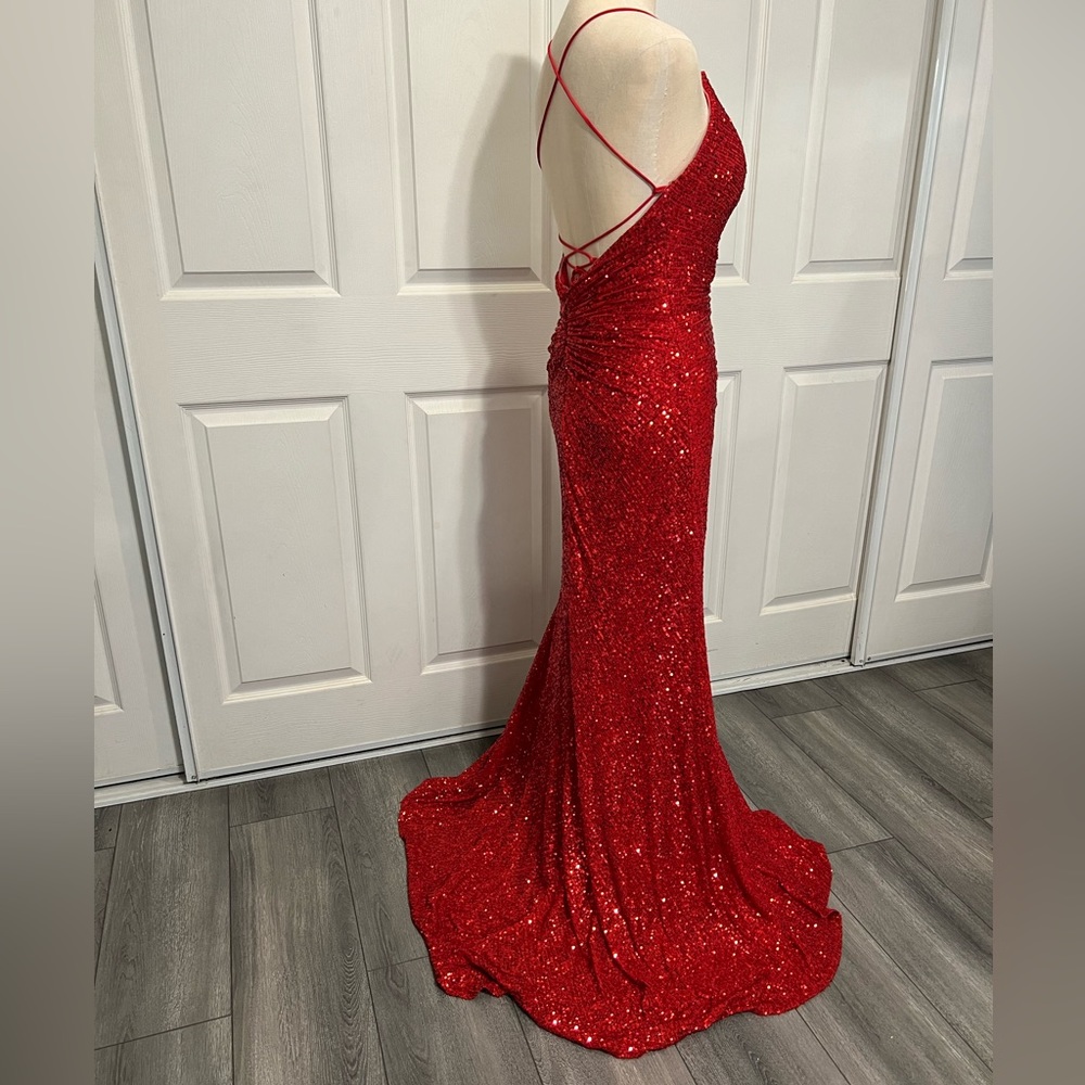 Jessica Rabbit Red Dress - Picture 13 of 15